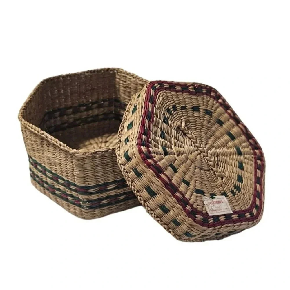 Vtg Handwoven Sweetgrass Basket w Lid from The Peoples Republic China 3" x 5"